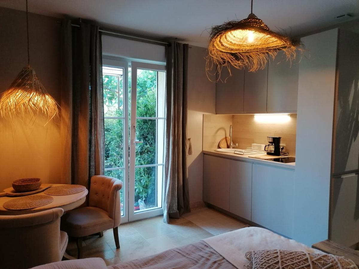 L'Autre Perle, Balneo En Supplement, Le Clos Des Perles Tourtour Exterior photo