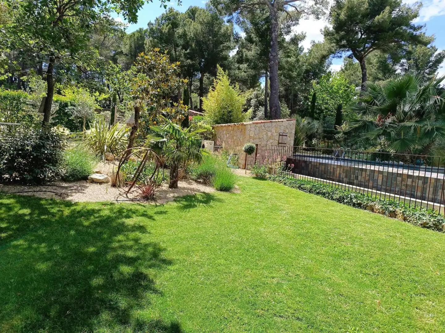 L'Autre Perle, Balneo En Supplement, Le Clos Des Perles Tourtour Exterior photo